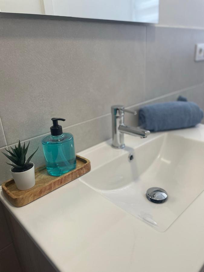 Blanco Y Anil Plaza Apartment