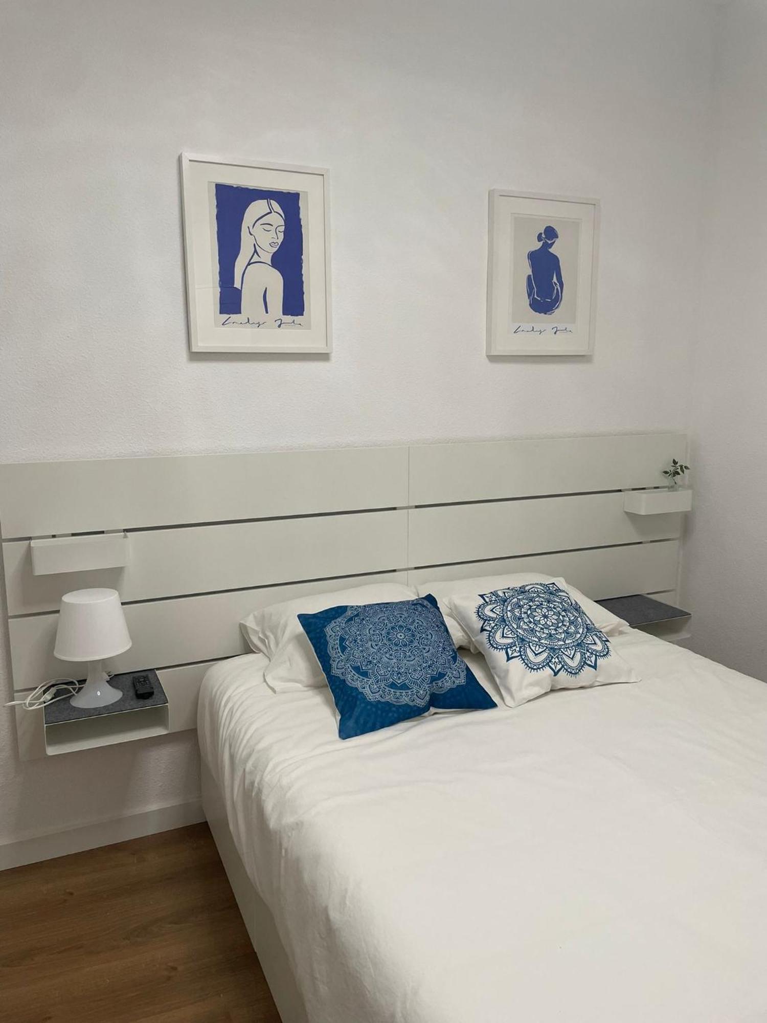 Blanco Y Anil Plaza Apartment *