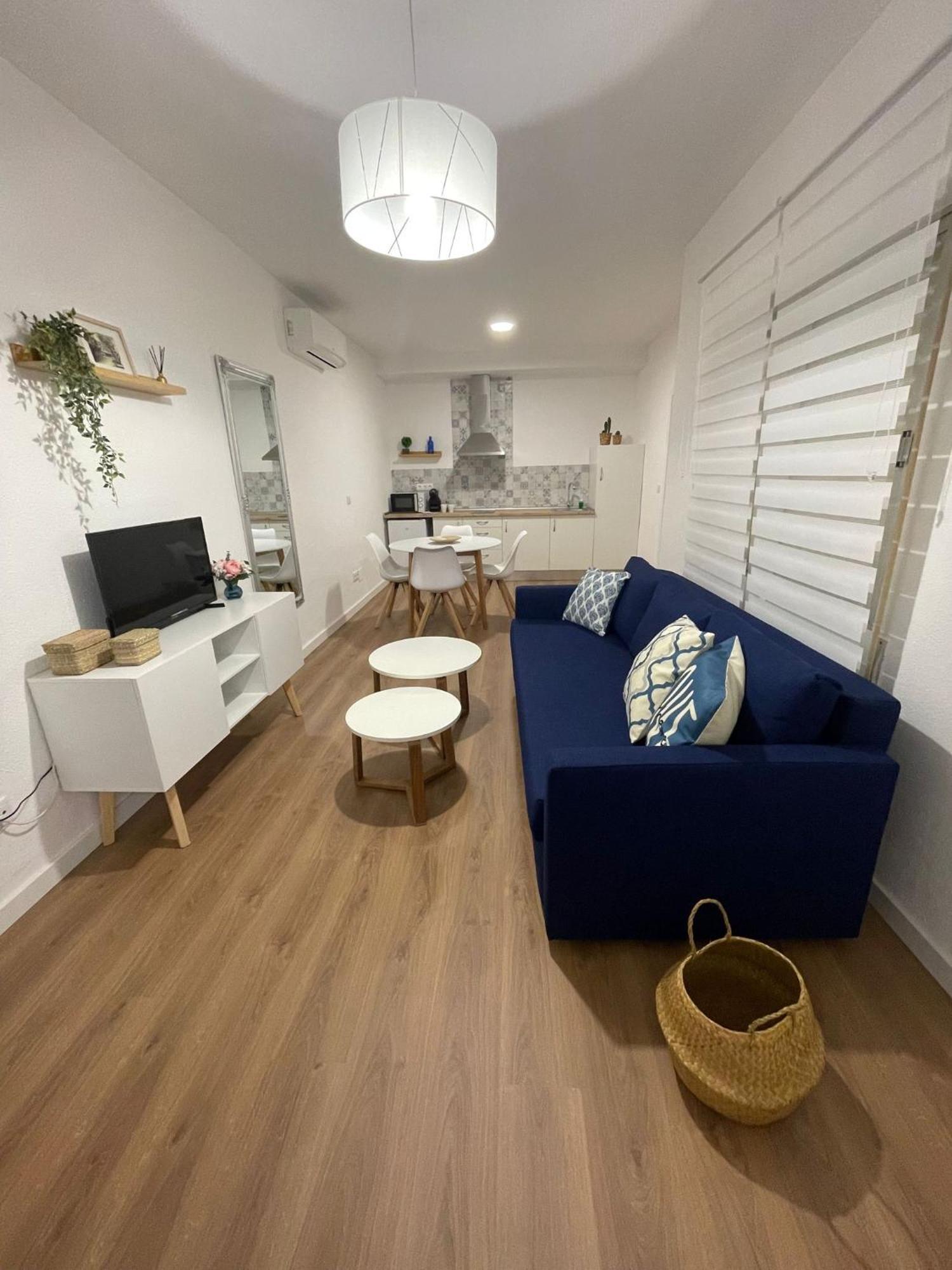 Blanco Y Anil Plaza Apartment Valdepenas