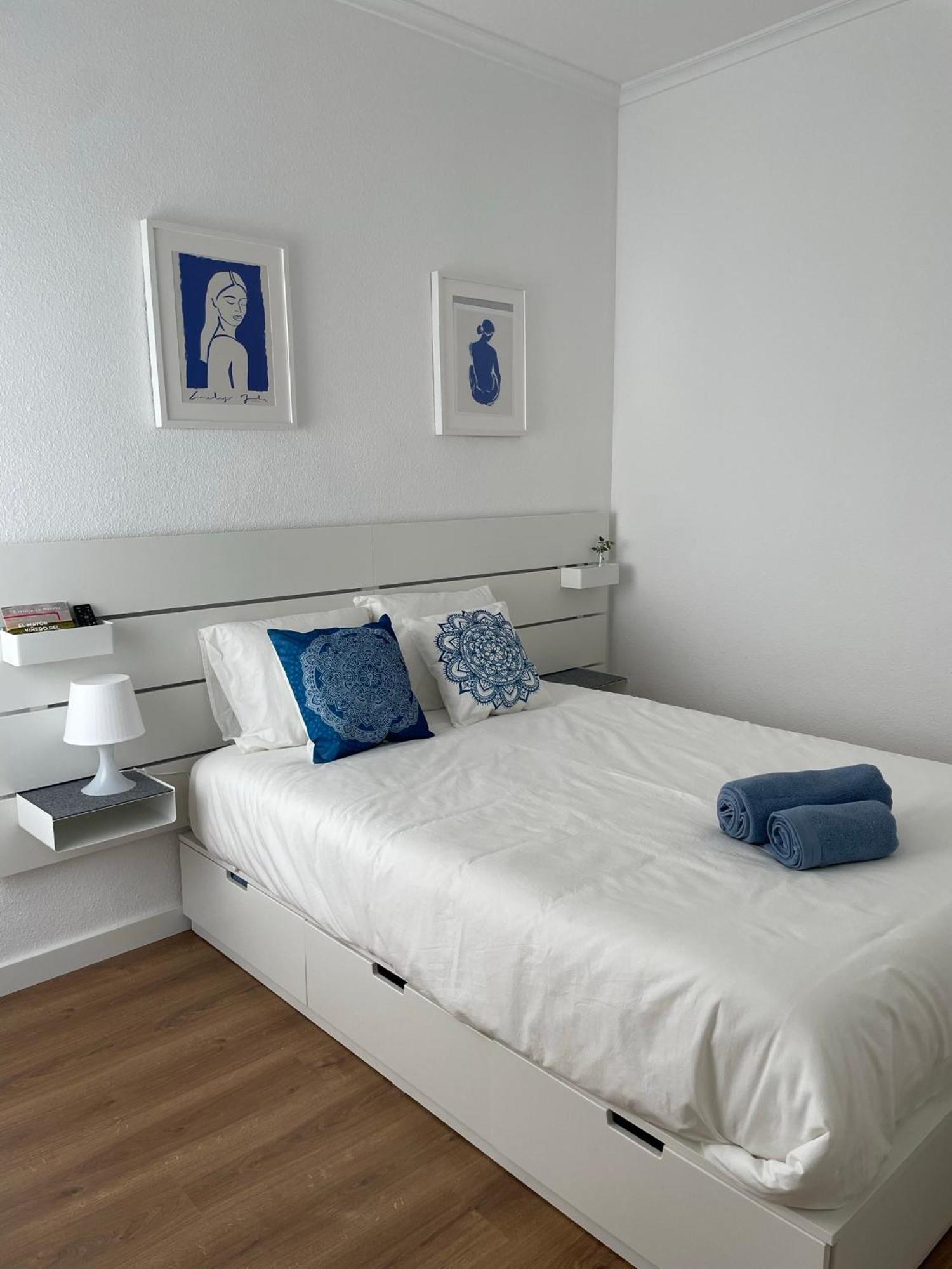 Blanco Y Anil Plaza Apartment