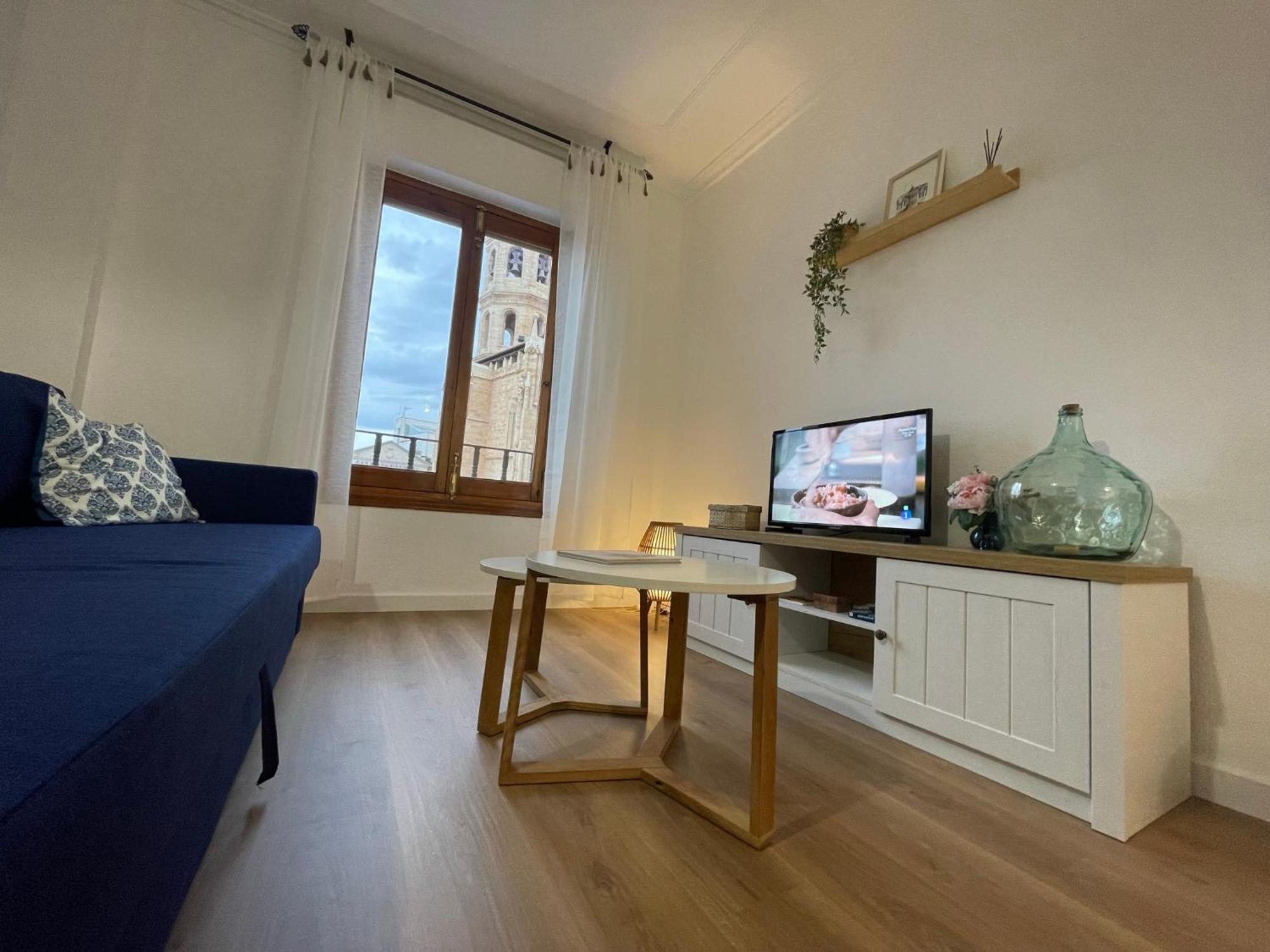 Blanco Y Anil Plaza Apartment *