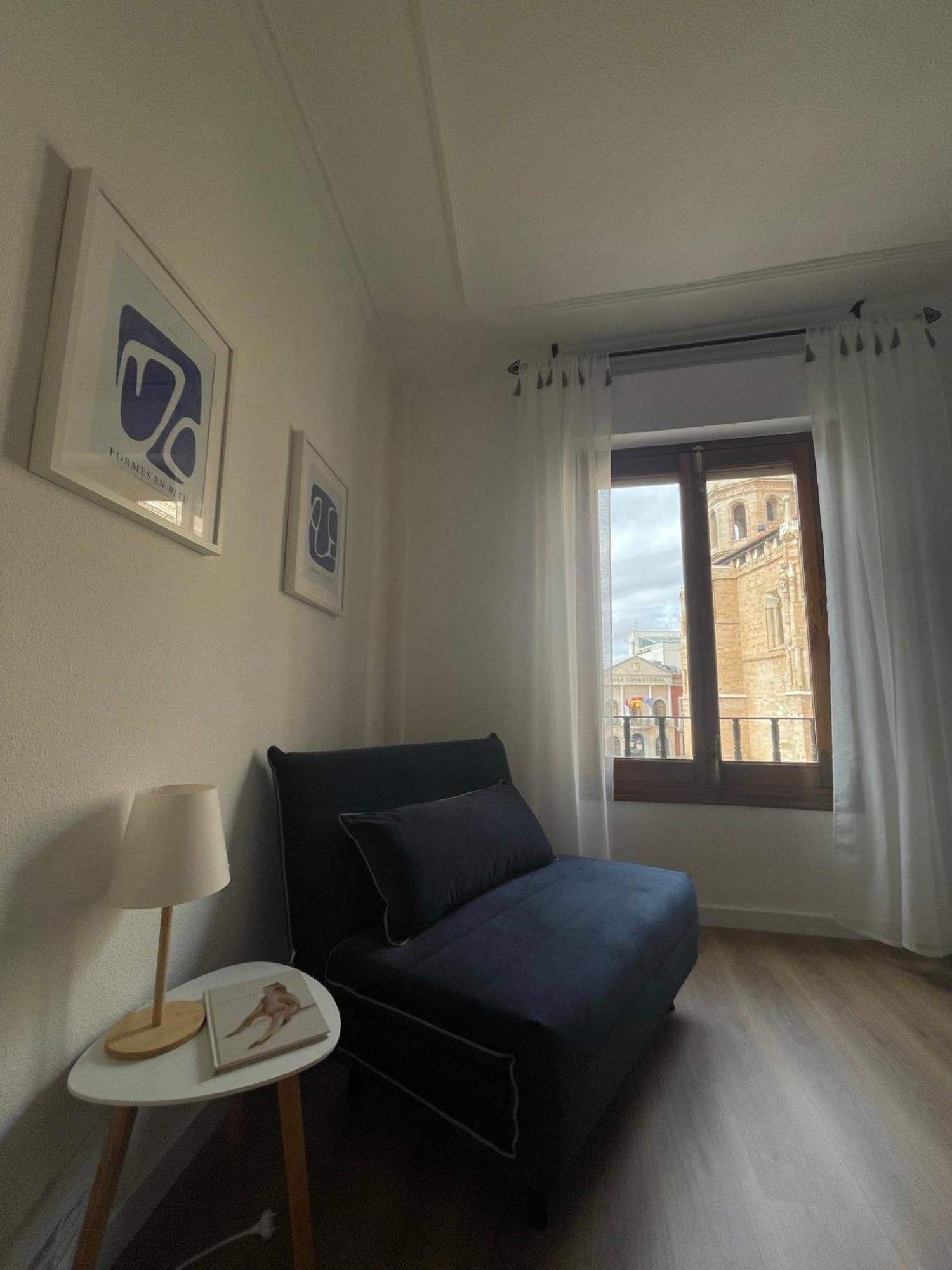 Blanco Y Anil Plaza Apartment *