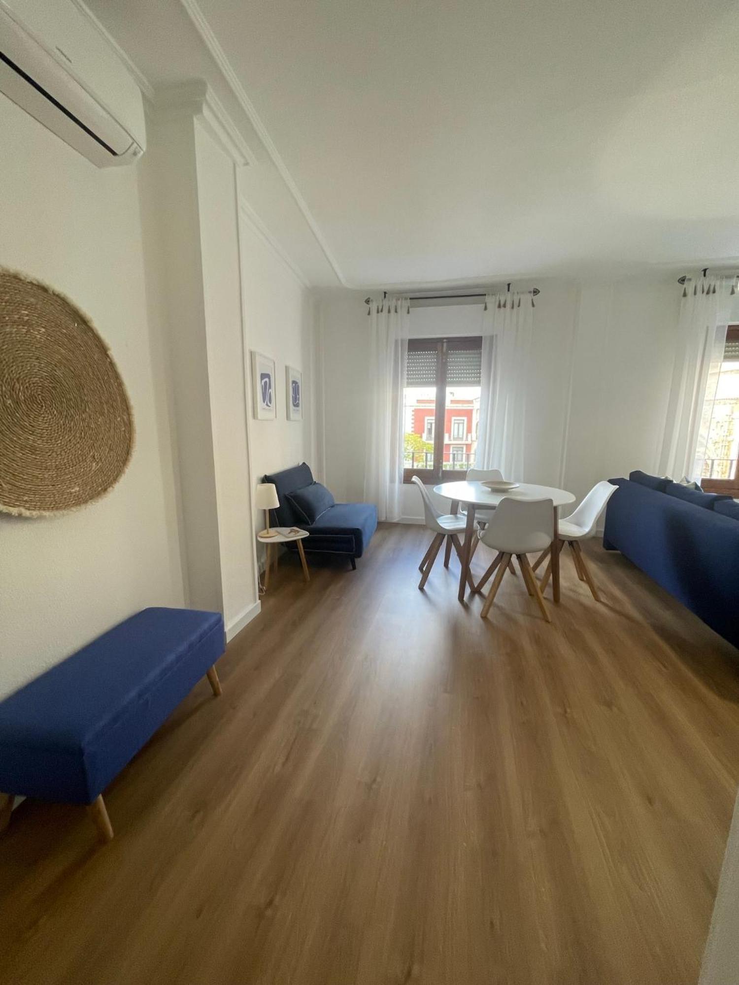 Blanco Y Anil Plaza Apartment