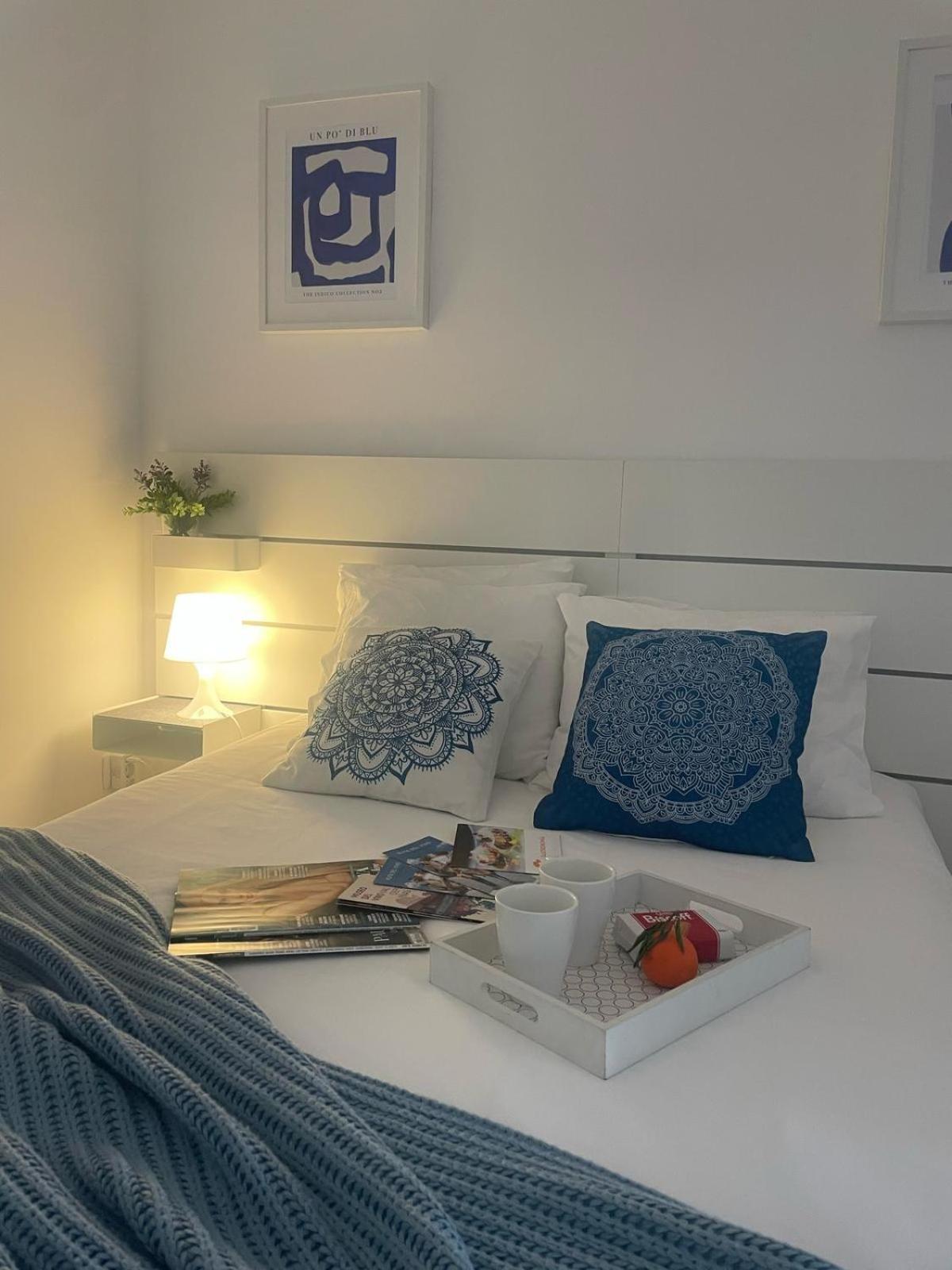 Blanco Y Anil Plaza Apartment *